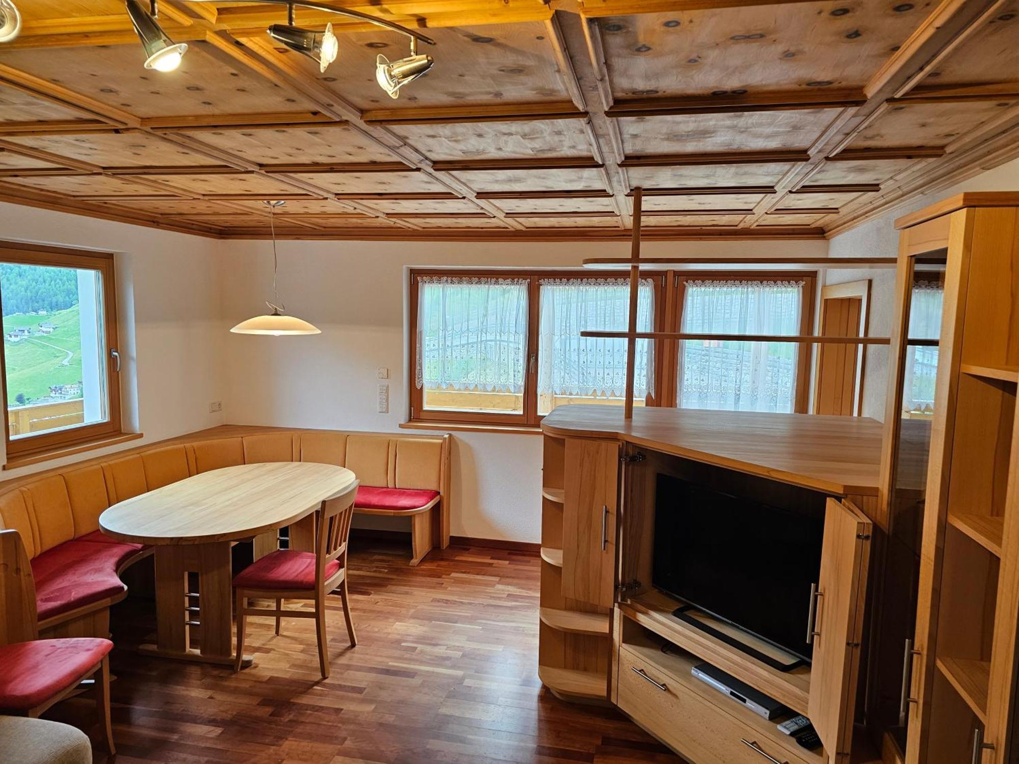 Alpenblick Lodge Tscholl Мартелло Экстерьер фото